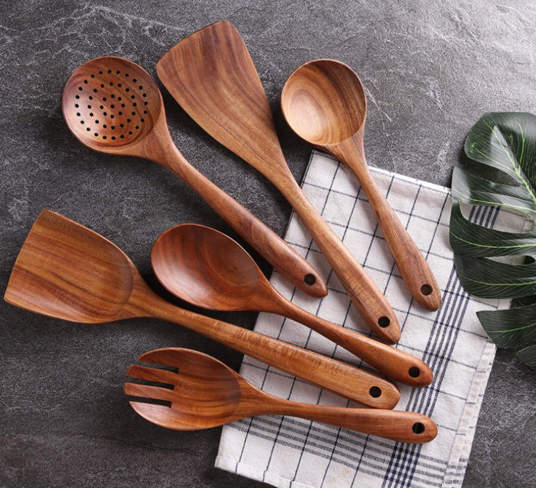 Set of 6 long-lasting, durable, non-stick wooden spatula of the best quality. Teak wood frying spoons with a smooth surface. Set of Natural Teak Wood Utensils, Heat-Resistant Natural Beechwood Spatulas, and Long-Handled Cooking Spoons (6 pieces)